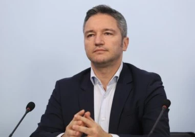 Вигенин: Не искаме тези самолети в Безмер - подкрепяме война, която не е наша