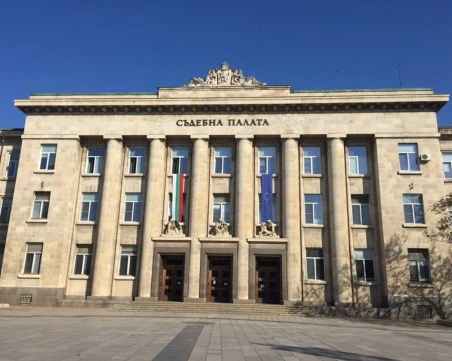 Румънски тираджия опита да прегази гранични полицаи в Русе