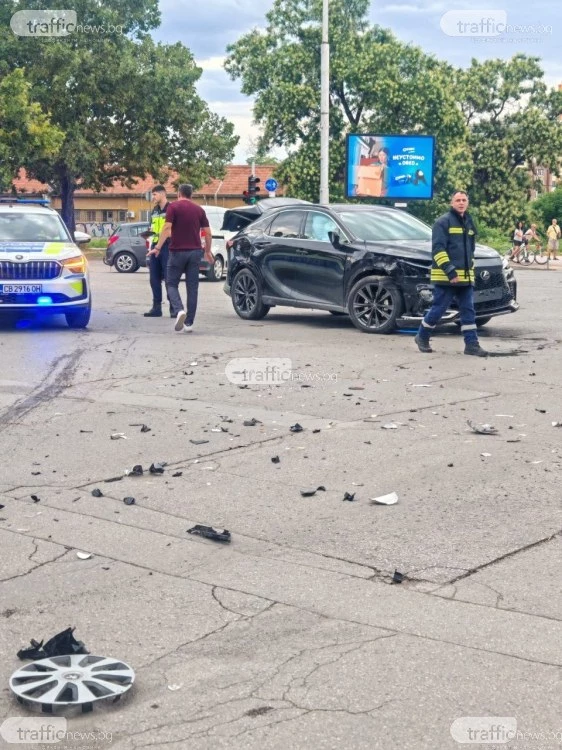 Катастрофа до кметството в  Тракия, две коли се смазаха след отнето предимство