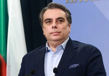 Всеки български гражданин – от новородените до пенсионерите ще трябва