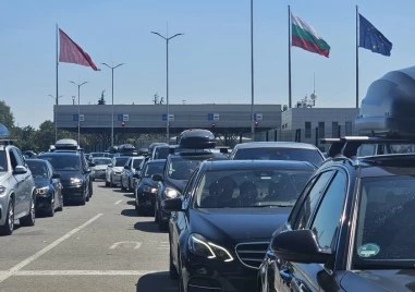 Интензивен е трафикът на границата с Турция на граничния контролно