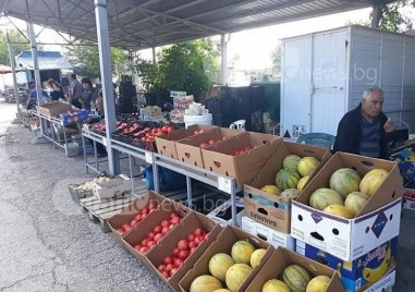 Цените тръгнаха надолу, поскъпват картофи и ябълки