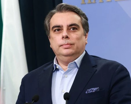Асен Василев: От бебе до пенсионер всеки българин ще плати по 400 евро за Бюджет 2026