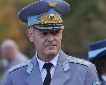 Началникът на Военновъздушните сили няма да се кандидатира за вицепрезидент