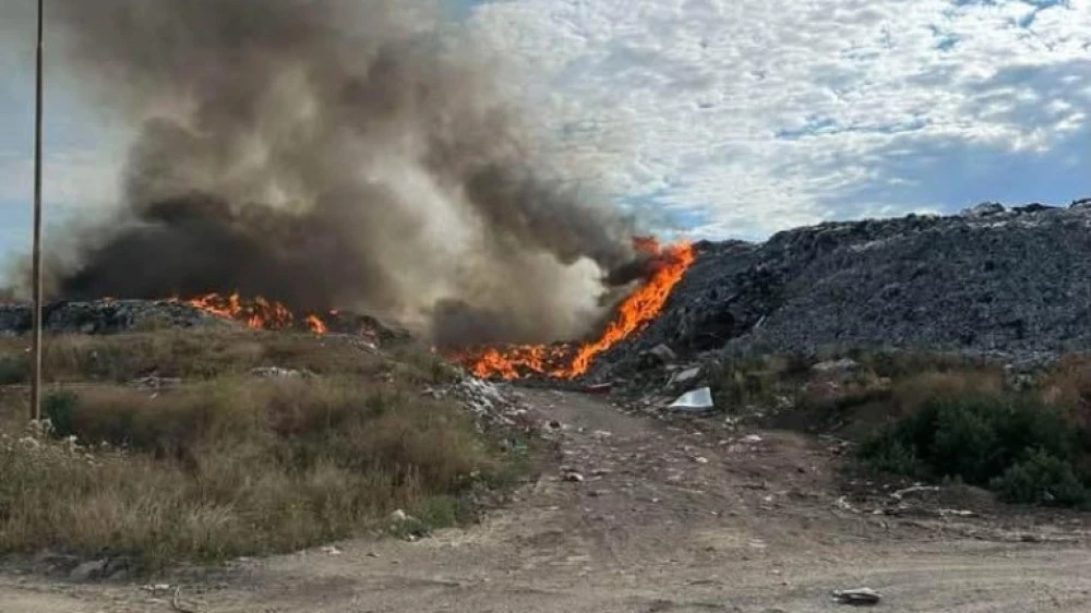 Потушиха напълно големия пожар в Петричко