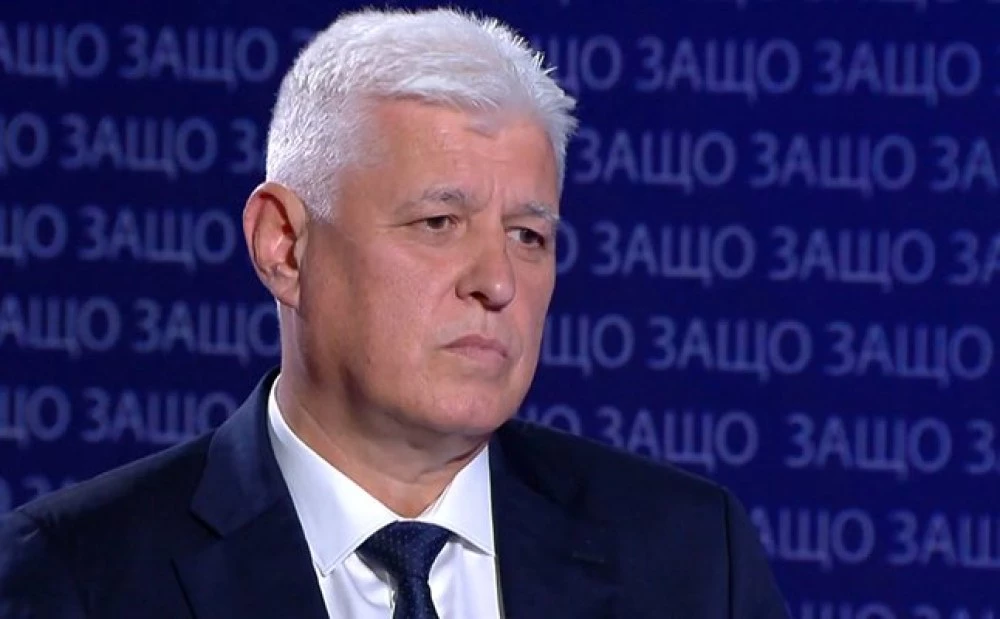 Военният министър: Ще гласувам за Илияна Йотова, независимо кого подкрепи ПБ