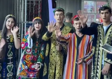 Таджикистан окончателно забрани хиджабите и брадите