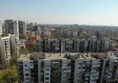 Живот на ръба, лудост, прегряване: Банките дават рекордни ипотеки, 1.2 млрд. евро кредити на домакинствата