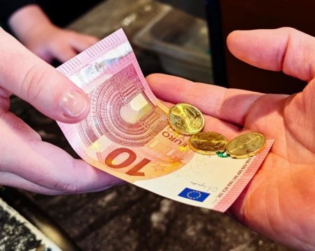 1,5 млн. работят на заплата, която е под нужната за оцеляване
