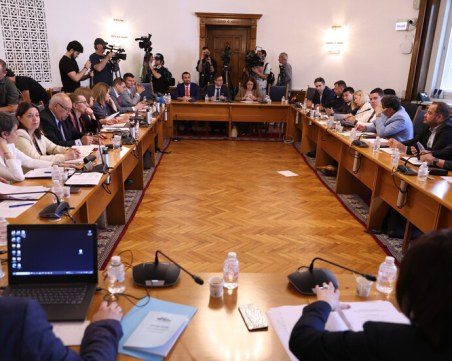 Правната комисия одобри на първо четене тестове за почтеност за държавни длъжности с висок корупционен риск