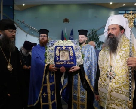 Чудотворната Хавайска икона на Света Богородица пристигна за първи път в България
