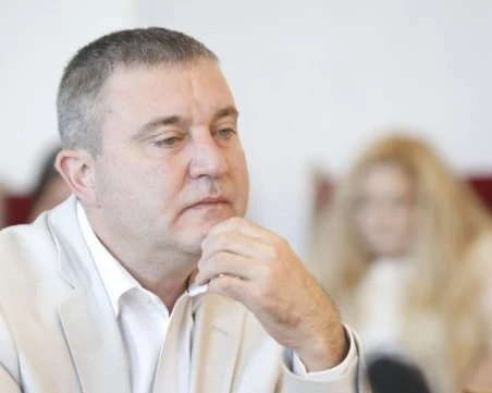 ГЕРБ-СДС и ПП атакуваха бюджета за 2026 г. пред Конституционния съд