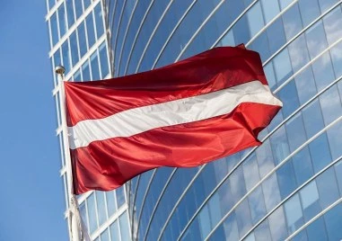 Латвия затвори границата си с Беларус