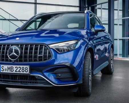 Mercedes изтегля над 310 000 автомобила заради риск да потеглят сами