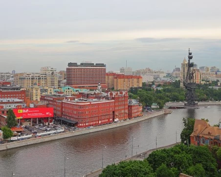 Трима загинаха, 15 са ранени при взрив до кафене в центъра на Москва
