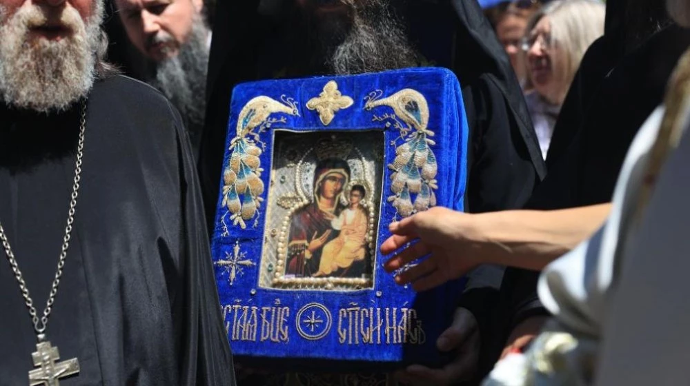 Чудотворната Хавайска икона на Богородица беше посрещната в София