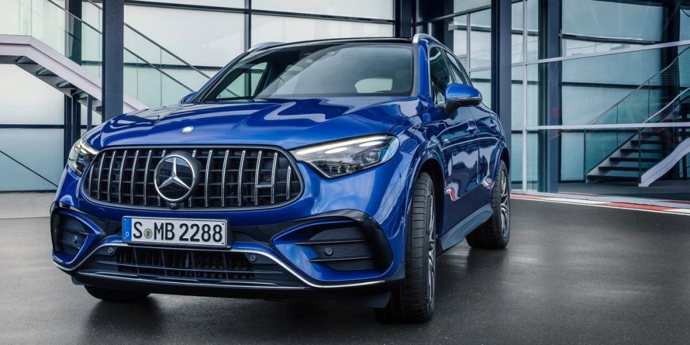 Mercedes изтегля над 310 000 автомобила заради риск да потеглят сами
