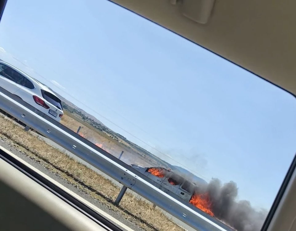 Запали се автомобил на АМ „Тракия