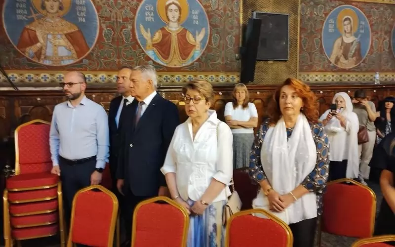 Патриарх Даниил прекъснал литургия заради освирквания срещу Митрофанова