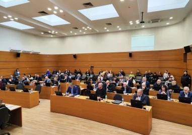 Пловдив въвежда изкуствен интелект в училищата, Общинският съвет прие новата образователна програма