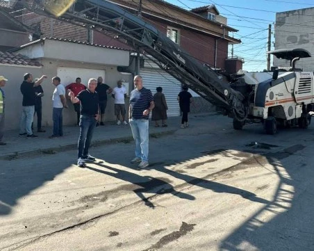 Започна преасфалтирането на важен пътен участък в „Източен