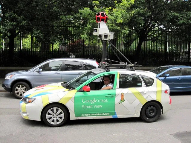Жена откри починалите си баба и дядо в Google Street View