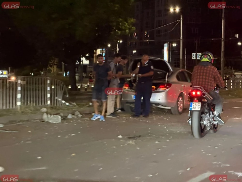 Тежка катастрофа в София, полиция и линейка са намясто