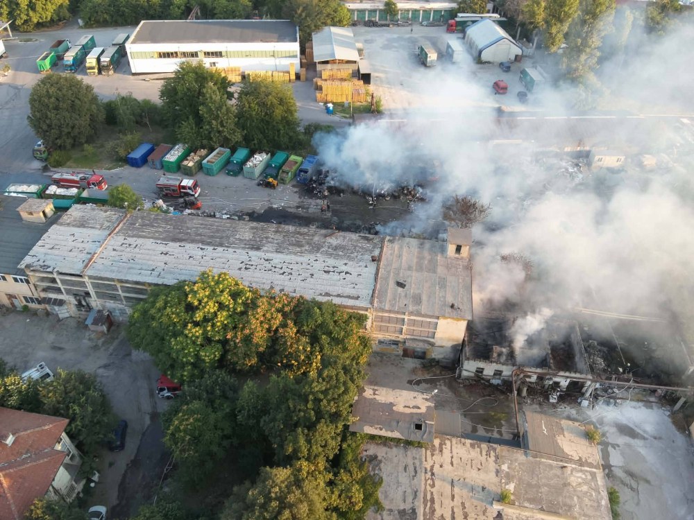 Огнено утро в Пловдивско: Четири пожара избухнаха почти едновременно СНИМКИ