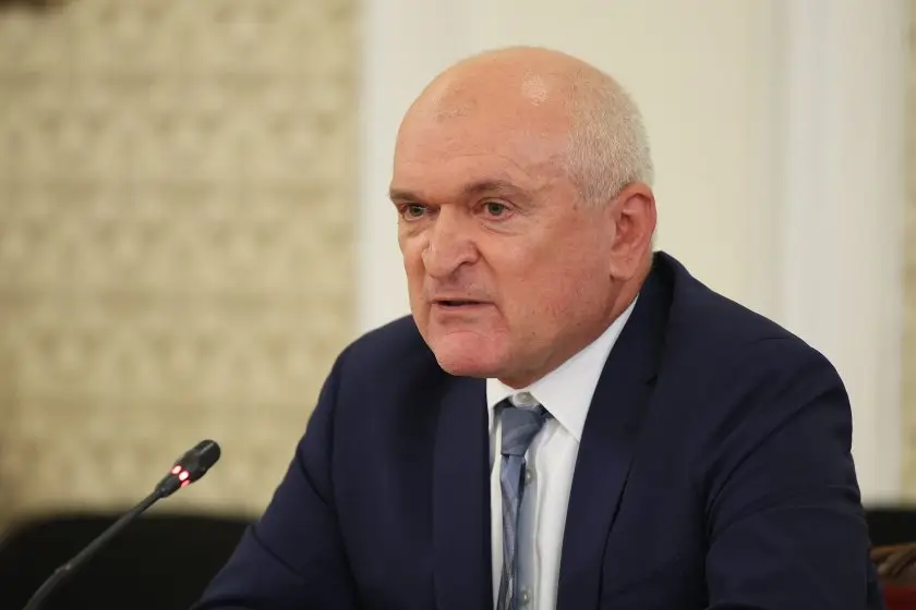 Председателят на Сметната палата Димитър Главчев проверява служебния премиер Димитър Главчев