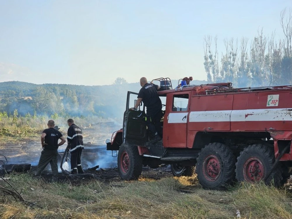 Пожар край историческата местност Петрова нива в Странджа