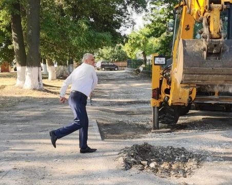 Започна реконструкция на водопроводната мрежа в Строево СНИМКИ