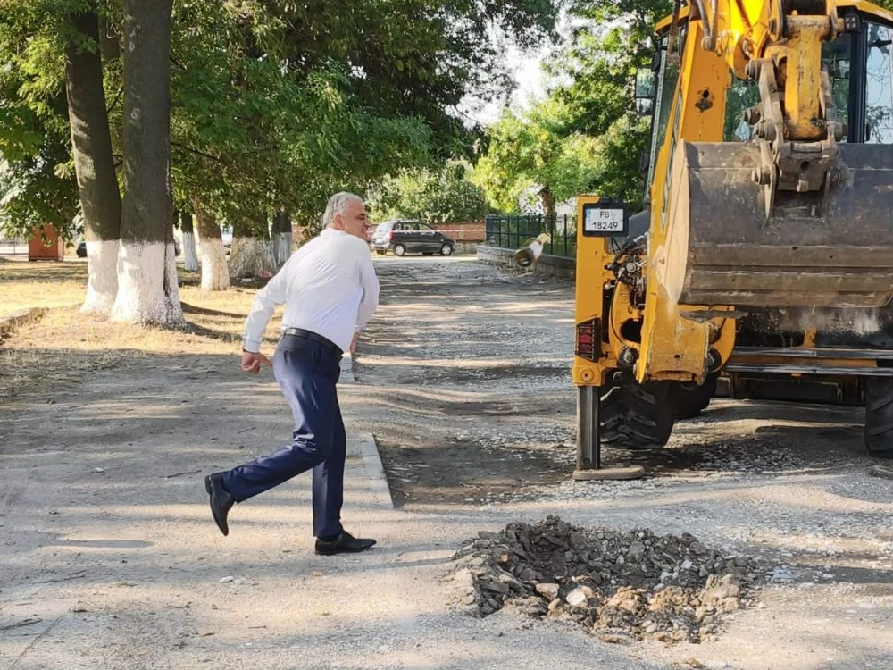 Започна реконструкция на водопроводната мрежа в Строево СНИМКИ