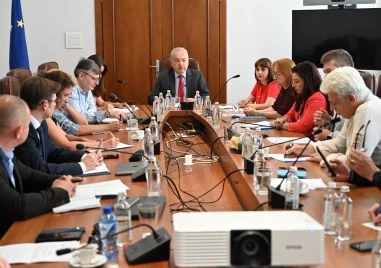 Договориха нов механизъм за изчисляване на минималната работна заплата за 2027 г.
