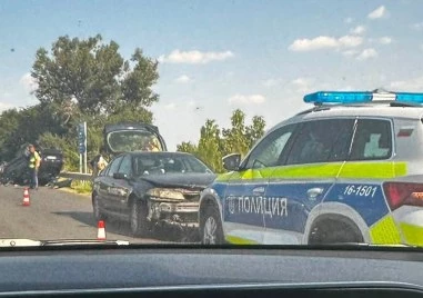 Тежка катастрофа на един от входовете на Пловдив, има обърнат автомобил