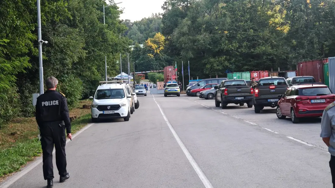 Взривяват контролирано боеприпаси в завод „Емко