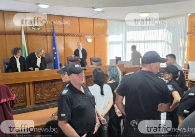 Доведоха в съда Михаела и Виктория, обвинени за убийството на Георги на Младежкия хълм