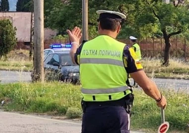 Хванаха шофьор с 2 промила зад волана в Карловско, иззеха автомобила му
