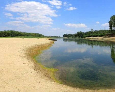 Екстремната суша спря АЕЦ 