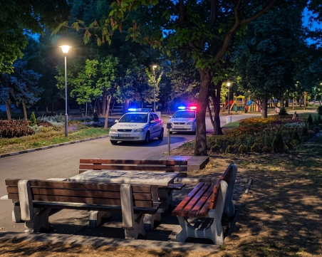 Асеновградчанин буйства в Градския парк, трошил огради и пейки