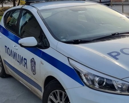Разследват двама, заподозрени за кражба на машина за боядисване