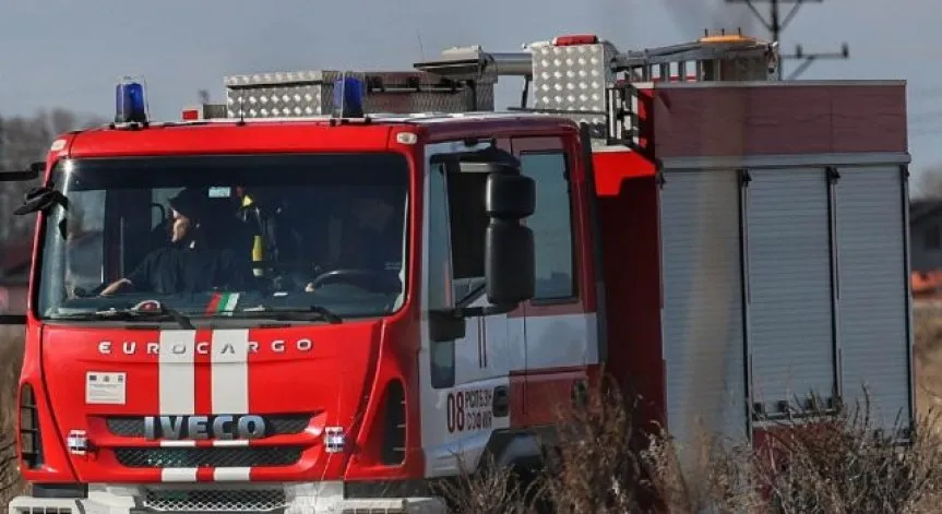 Пожар гори в района на Слънчев бряг
