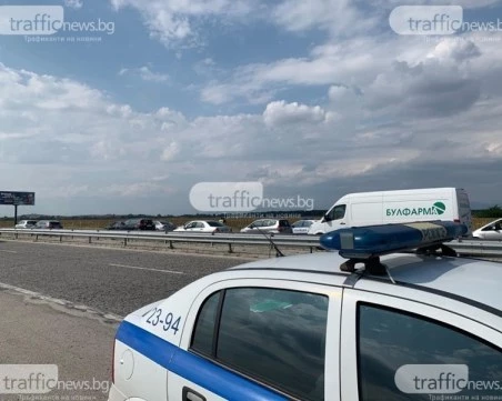 Автобус със сръбска регистрация е катастрофирал на АМ „Тракия