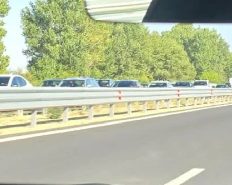 Огромна тапа на АМ „Тракия
