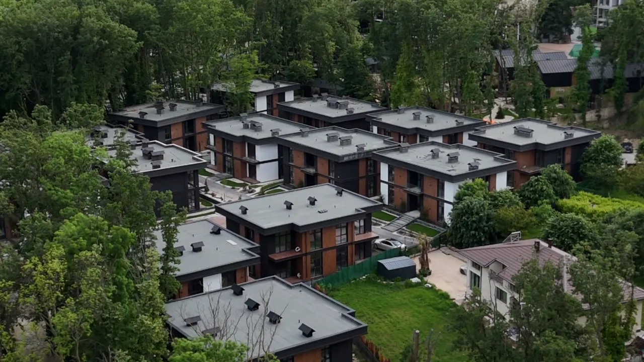 Спират тока и водата на незаконните сгради в „Баба Алино