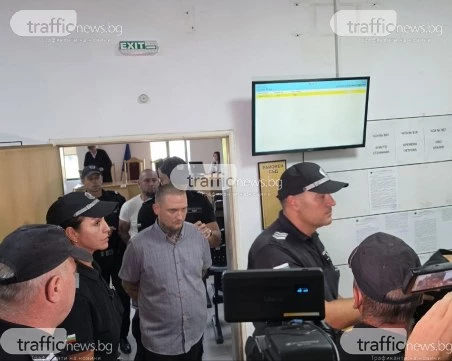 Тримата от „Кръв и чест