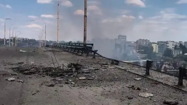 Дрон порази автобус в Украйна, четирима са загинали