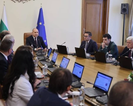 Румен Радев: Благодарение на усилената превантивна работа до момента в България няма опустошителни пожари