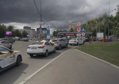Опашки се извиха през бензиностанциите в Русия