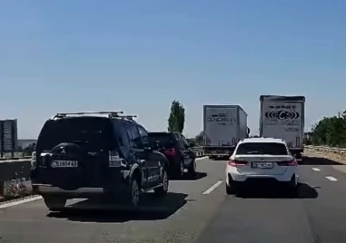 Спряха шофьор на тир изпреварвал над 1.5 км., друг предложи подкуп