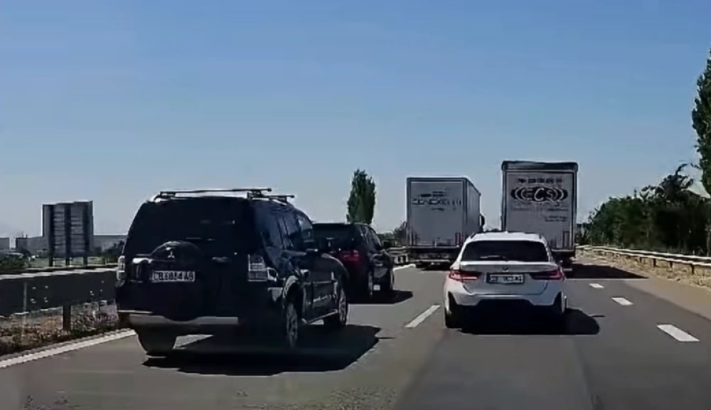 Спряха шофьор на тир изпреварвал над 1.5 км., друг предложи подкуп